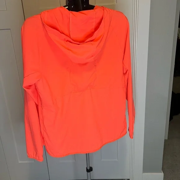 Brooks Women's Vibrant Orange lightweight jacket - Picture 2 of 3